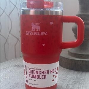 Stanley Heart Pattern Red Quencher H2.0 Tumbler